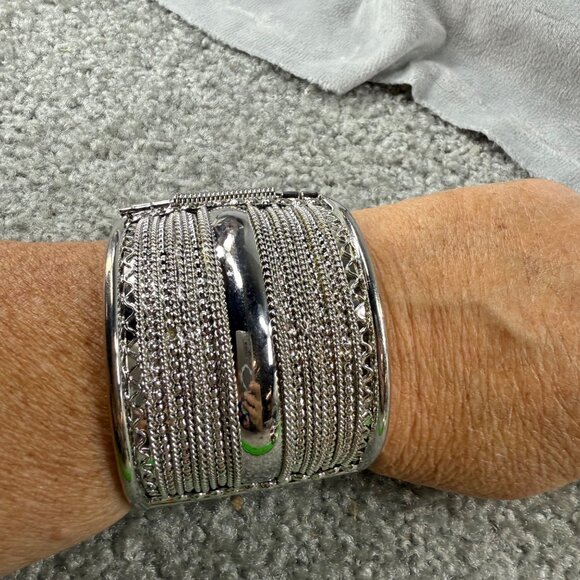 Wide Silver-Tone Hinged Cuff Bracelet Textured Chain Detail Women Boho Gypsy - Picture 13 of 16